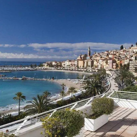 Superbe 3p Climatise Avec Grande Terrasse Et Parking - Fr-1-196-290 *