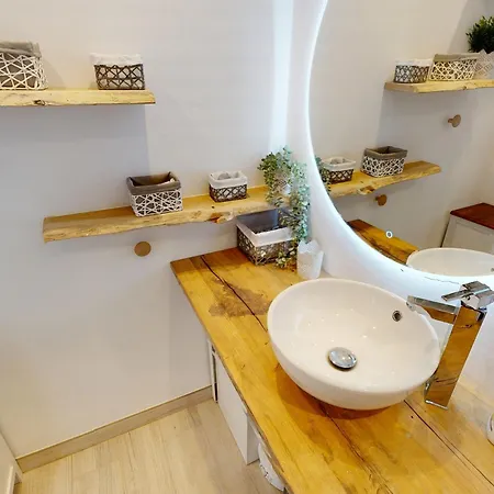 Superbe Climatise Avec Grande Terrasse Et Parking A - Fr-1-196-290 Ментона