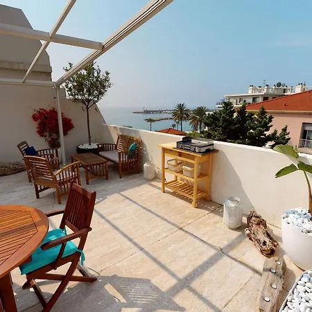 Superbe 3p Climatise Avec Grande Terrasse Et Parking - Fr-1-196-290